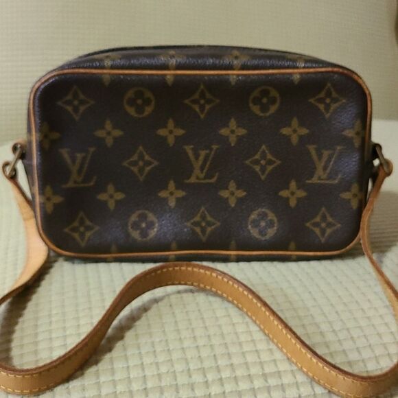💯Authentic Louis Vuitton Handbag 🍀 - Picture 9 of 17